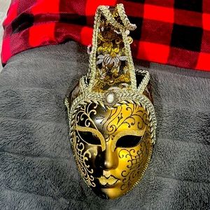 Good And Black Mask With Perls